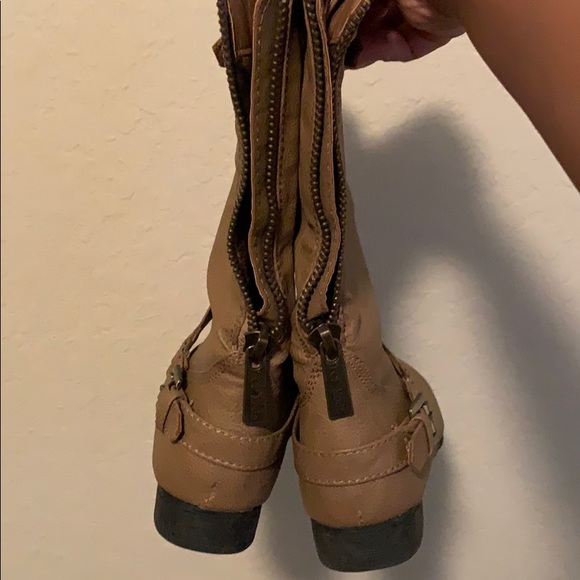 Boots - Picture 3 of 3